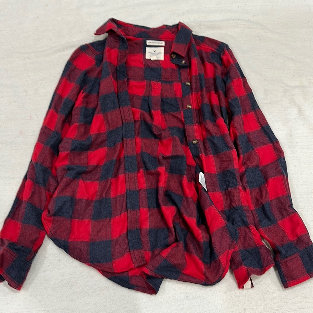 Red and navy American eagle flannel. Super soft, size XS, oversized.